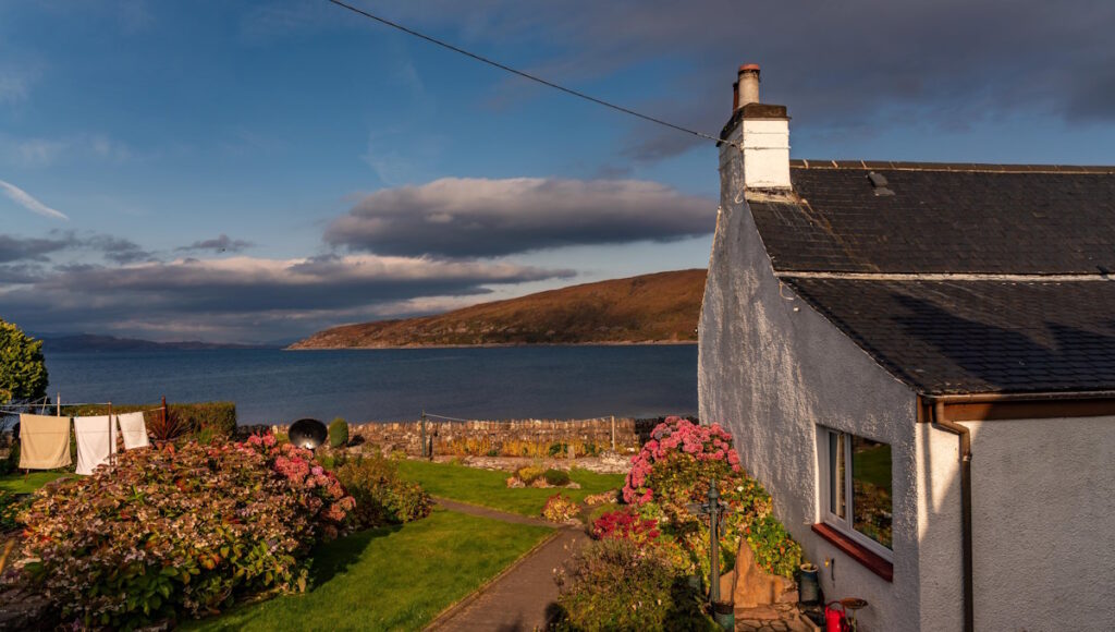 UEH Ireland Limited remove red algae from house walls safely in Ireland.